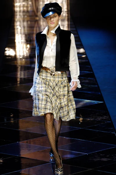 Look 25